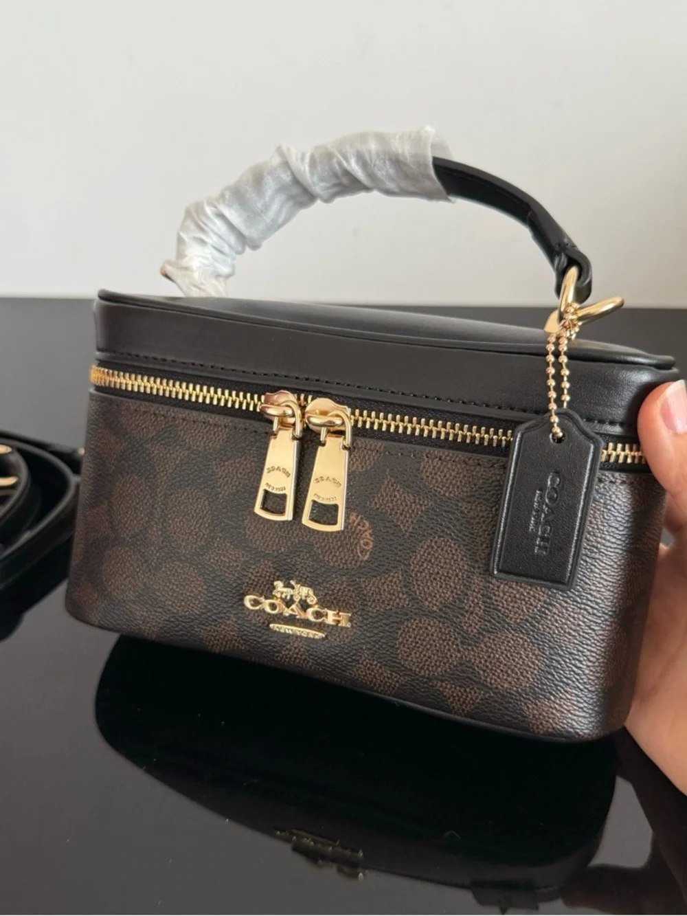 Coach outlet mini
